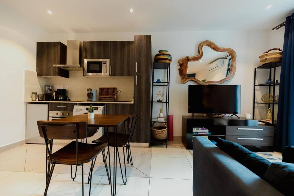 Enjoy Luxury Studio W/Pool @Embassy Gardens Akra Zewnętrze zdjęcie